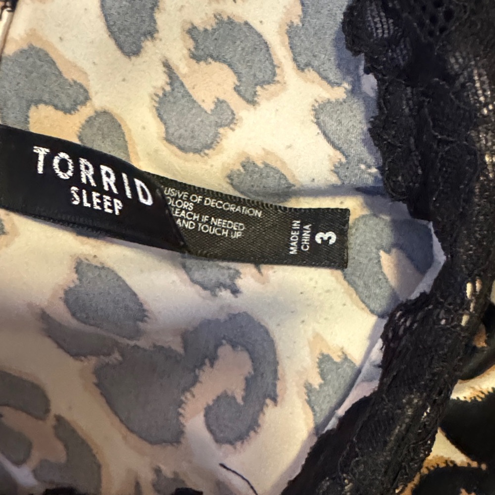 Leopard print satin sleep top - Picture 2 of 4